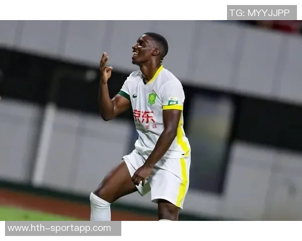 法比奥幽默回应裤子破洞事件揭示他为比赛付出的努力与坚持 法比奥幽默回应裤子破洞事件揭示他为比赛付出的努力与坚持