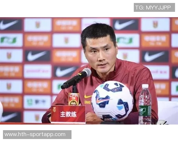 邵佳一发布会记者人数仅五十人左右两度口误将伊万称为杜伊引发关注