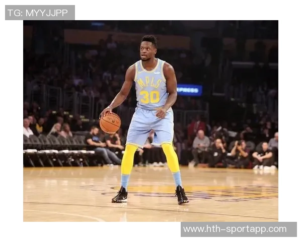 兰德尔三节豪取三双表现出色但失误频繁影响球队表现